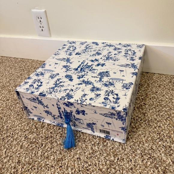 She Is CHEVAL Gunna Be A Supermodel Silver Sparkly Sneakers - Totally Buggin - 8 - Picture 9 of 16